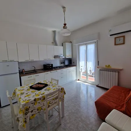 La Casa Dei Limoni Apartment *